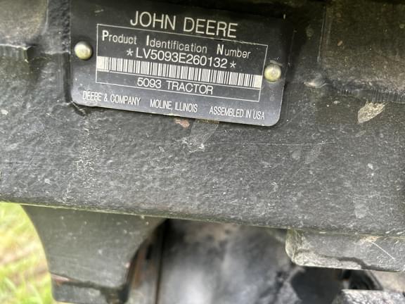 Image of John Deere 5093E equipment image 1