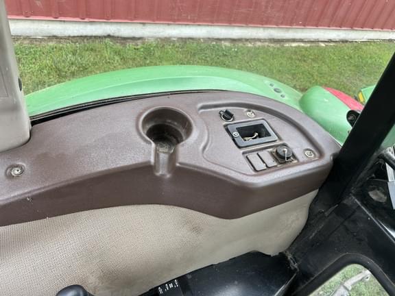 Image of John Deere 5093E equipment image 2