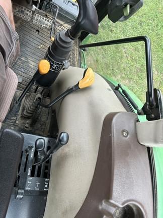 Image of John Deere 5093E equipment image 3