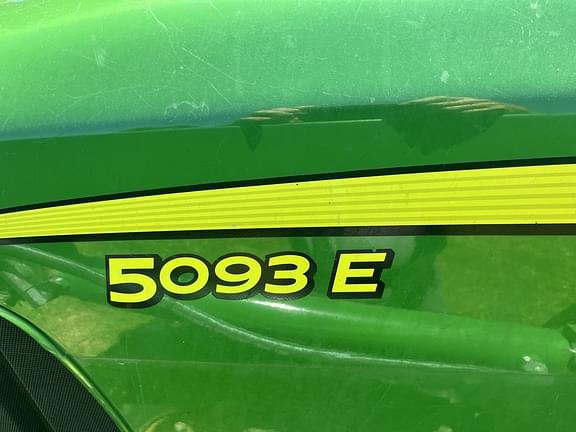 Image of John Deere 5093E equipment image 2