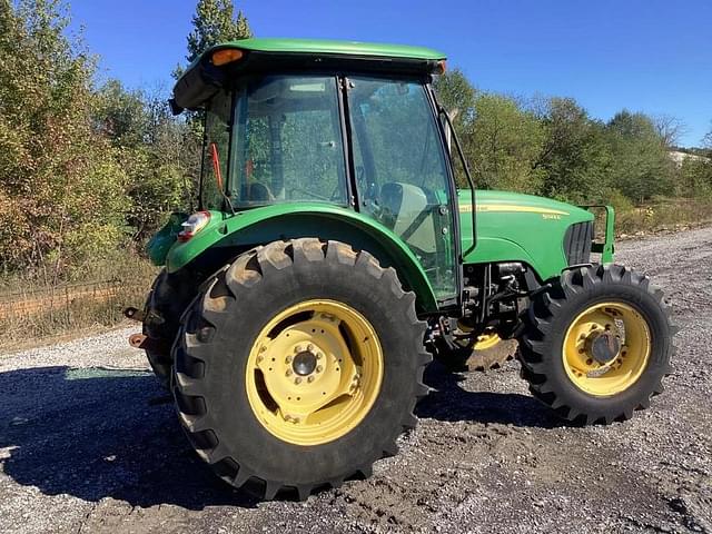 Image of John Deere 5093E equipment image 2