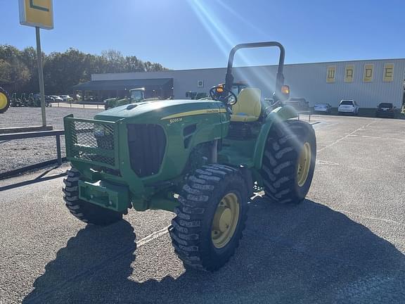 Image of John Deere 5095M equipment image 1