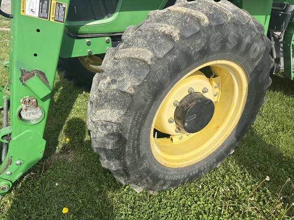 Image of John Deere 5101E equipment image 4