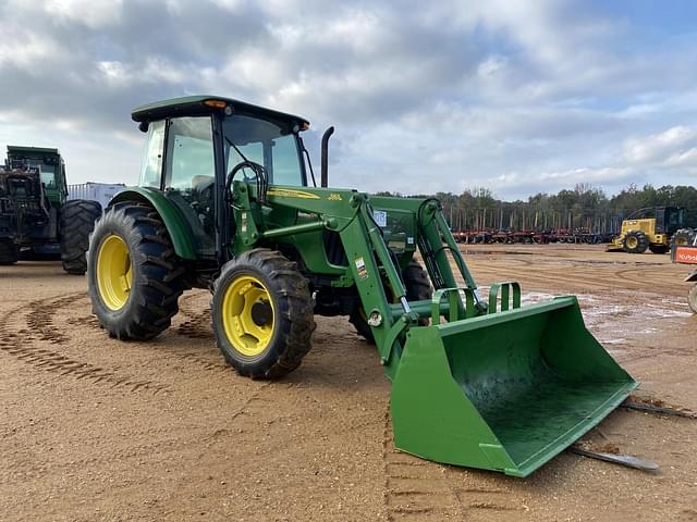 Image of John Deere 5101E equipment image 3