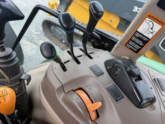 Image of John Deere 5105M equipment image 4