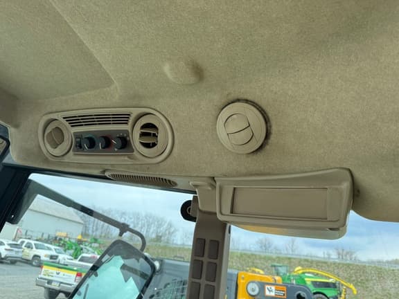 Image of John Deere 5105M equipment image 1