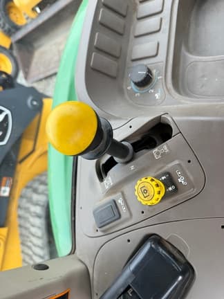 Image of John Deere 5105M equipment image 3