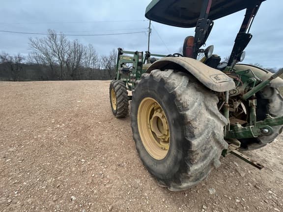 Image of John Deere 5105M equipment image 2