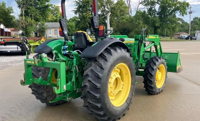 Image of John Deere 5105M equipment image 4