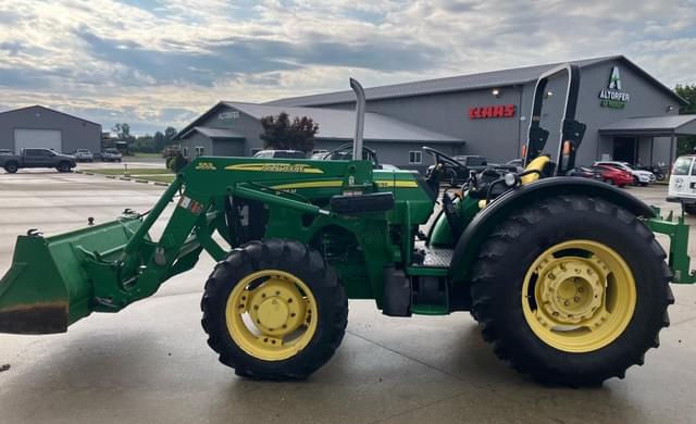 Image of John Deere 5105M equipment image 1