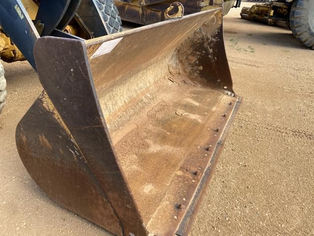 Image of John Deere 544K equipment image 4