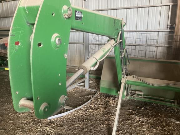 Image of John Deere 563 equipment image 1