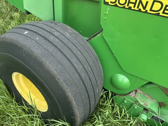 Image of John Deere 568 equipment image 4