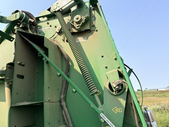 Image of John Deere 568 equipment image 4