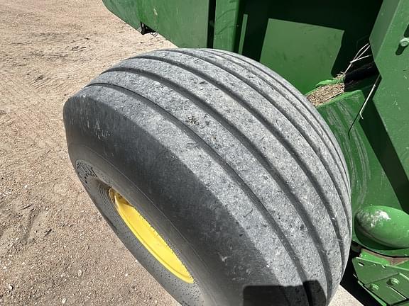 Image of John Deere 568 equipment image 3