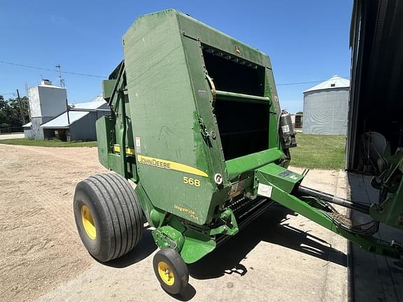 Image of John Deere 568 equipment image 1