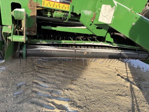 Image of John Deere 568 equipment image 3