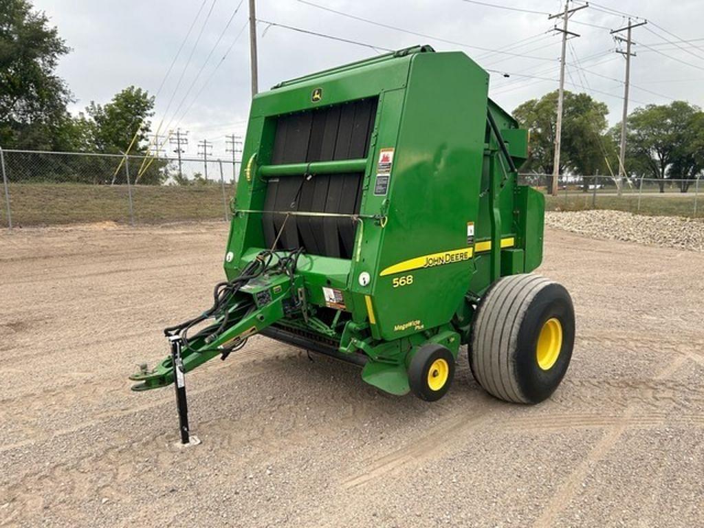 Image of John Deere 568 Image 0