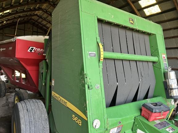 Image of John Deere 568 equipment image 1