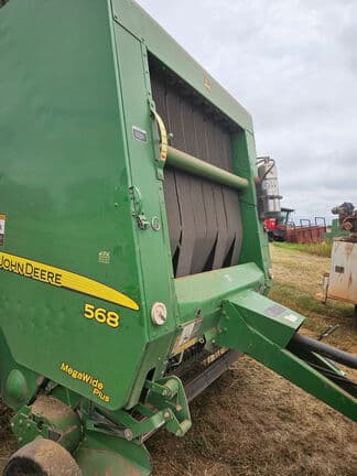 Image of John Deere 568 equipment image 4