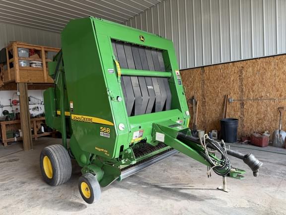 Image of John Deere 568 equipment image 1