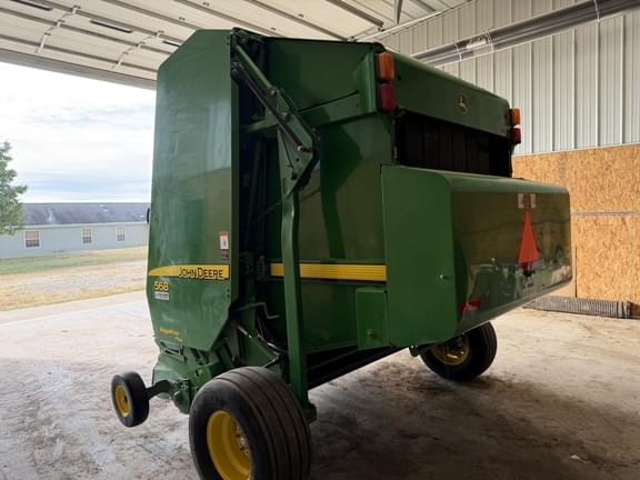 Image of John Deere 568 equipment image 3