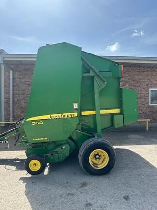 Image of John Deere 568 equipment image 1