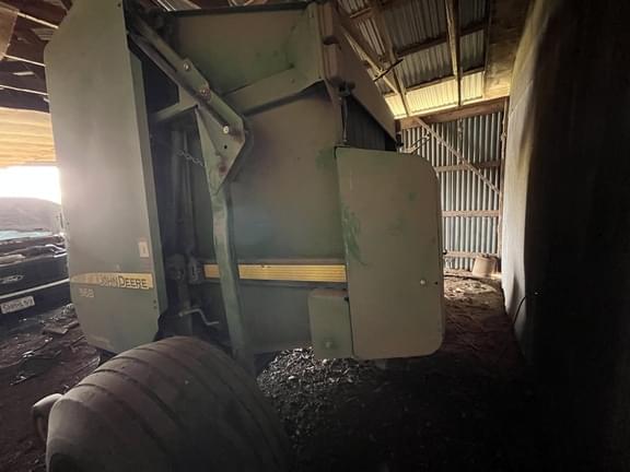 Image of John Deere 568 equipment image 3