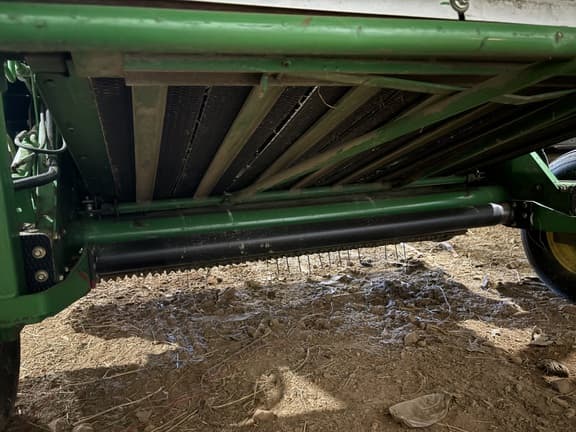 Image of John Deere 568 equipment image 3