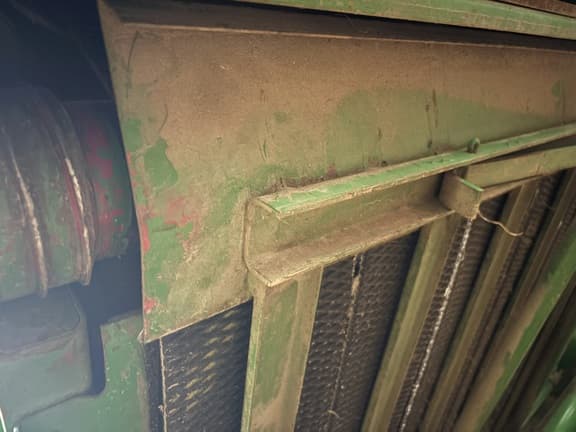 Image of John Deere 568 equipment image 4