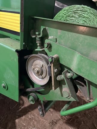 Image of John Deere 568 equipment image 2