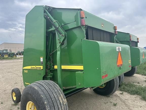 Image of John Deere 568 equipment image 4