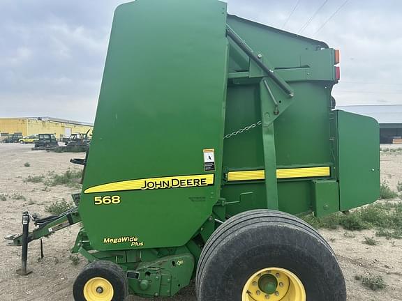 Image of John Deere 568 equipment image 1