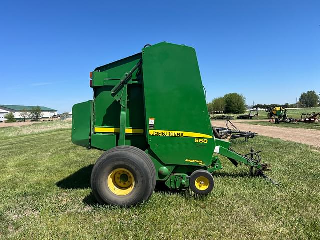 Image of John Deere 568 equipment image 3