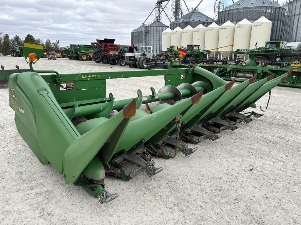 2010 John Deere 606C Equipment Image0