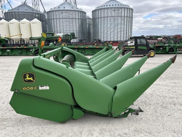 Image of John Deere 606C equipment image 3