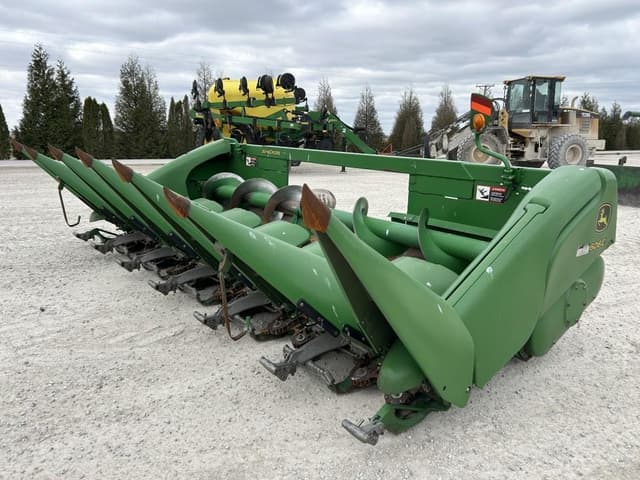 Image of John Deere 606C equipment image 1