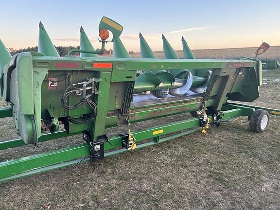 Image of John Deere 606C equipment image 3