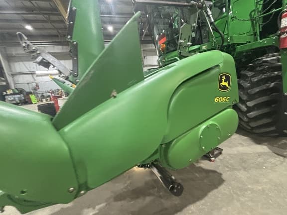 Image of John Deere 606C equipment image 2