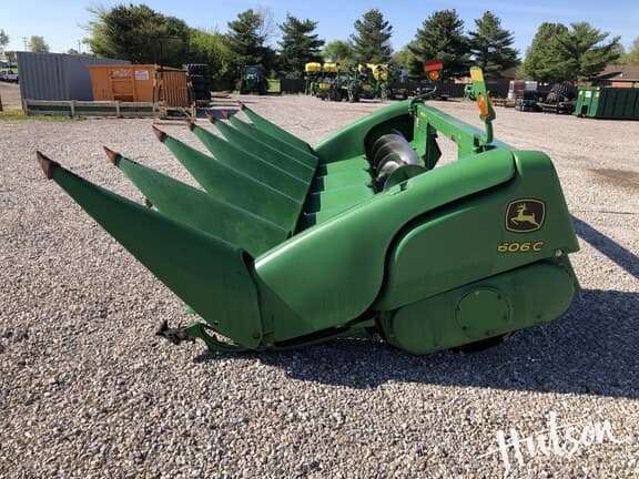 Image of John Deere 606C equipment image 3