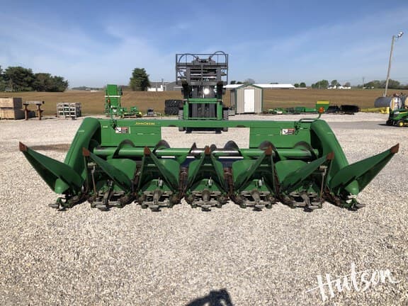 Image of John Deere 606C equipment image 1