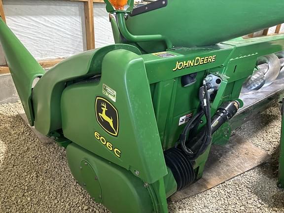 Image of John Deere 606C Image 0