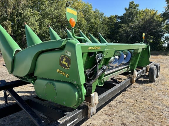 Main image John Deere 606C