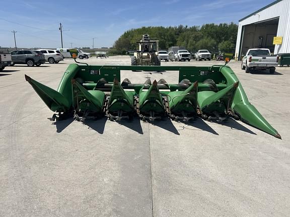 Image of John Deere 606C equipment image 3