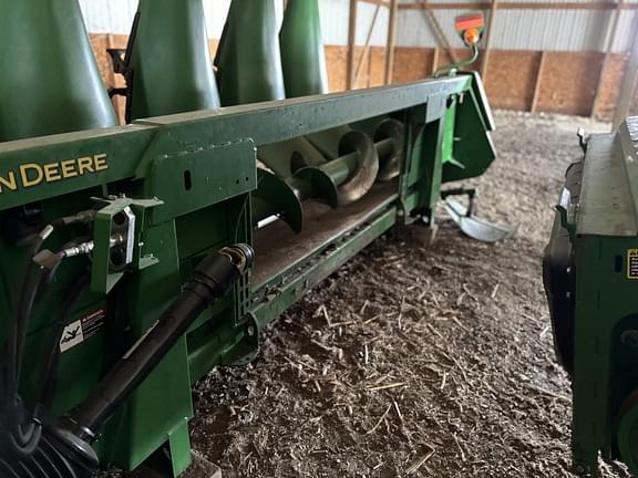 Image of John Deere 606C equipment image 2
