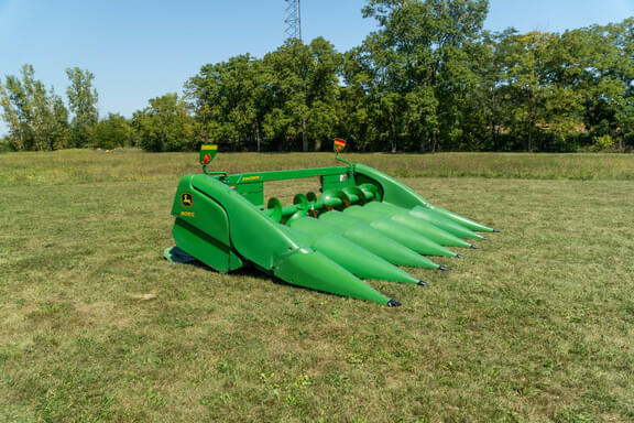 Image of John Deere 606C equipment image 4