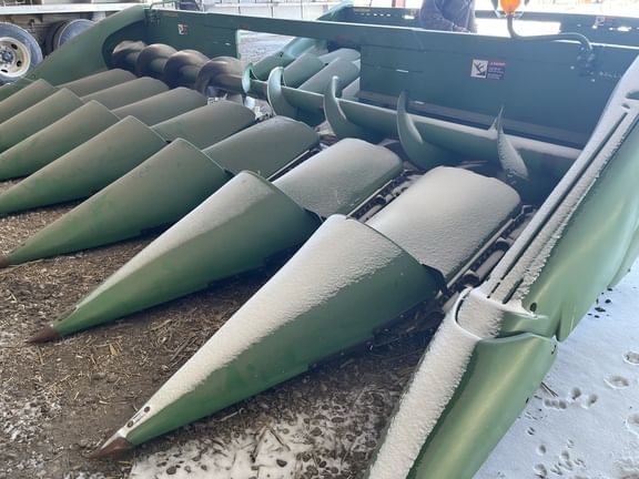 2010 John Deere 608C Equipment Image0