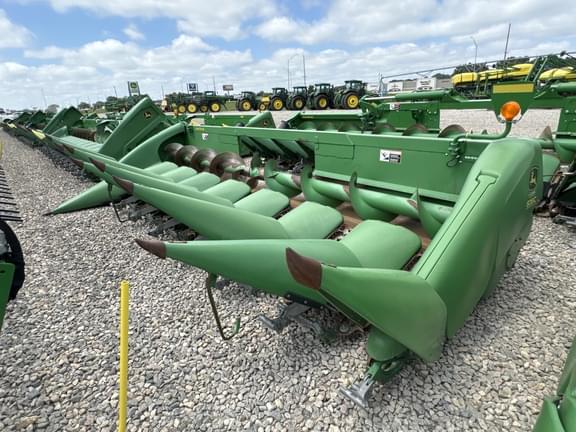 Image of John Deere 608C equipment image 2