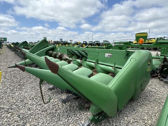 Image of John Deere 608C equipment image 3