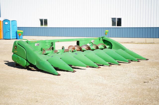 Image of John Deere 608C equipment image 2